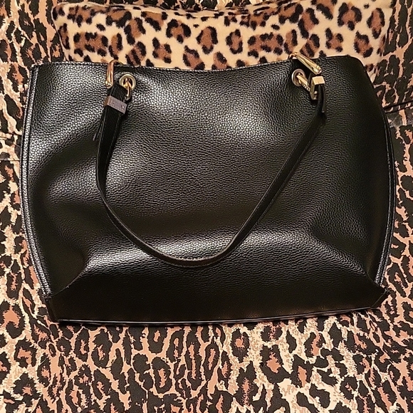 Steve Madden Black Vegan Leather Tote Bag with Floral Clutch/Cosmetic Pouch - Picture 7 of 16
